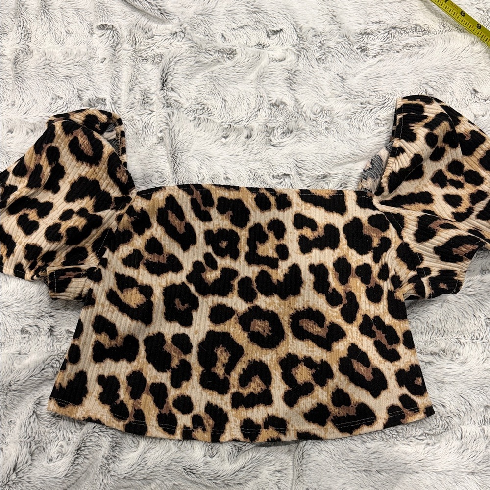 H&M Leopard Print Crop Top ( box Z)